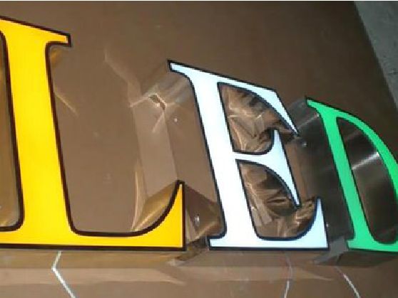 通山介绍LED招牌的基础知识。