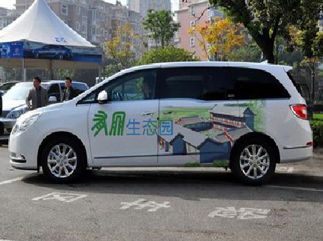 通山户外车贴喷绘如何保持效果?