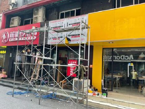 通山制作广告招牌如何避免它发黄？